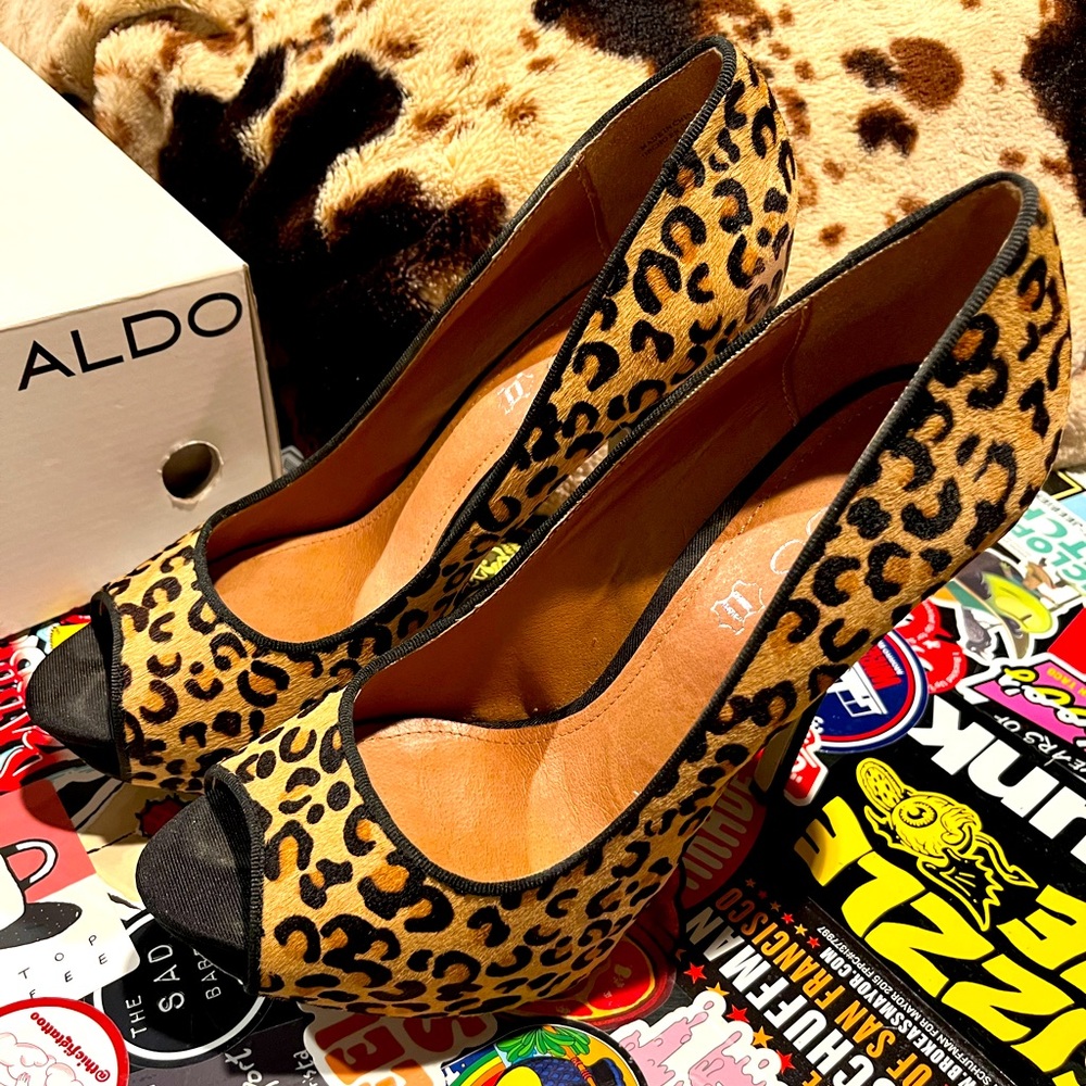 Aldo platform peep toe heel 5’ heel size 40 US9 Leopard Print